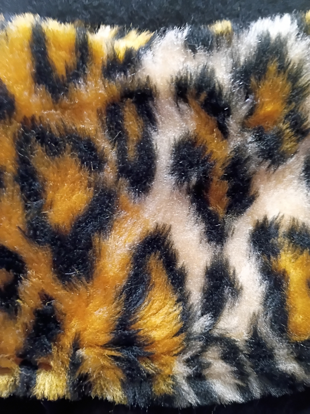 Vintage Black Cape w/ Leopard Faux-Fur Trim - Picture 6 of 9